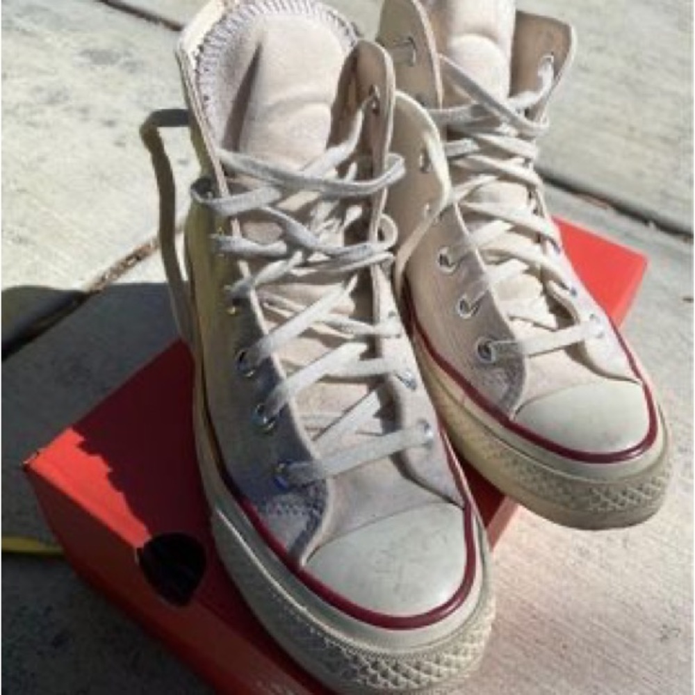 Converse Chuck 70 High Top Women’s 6.5 Parchment/Egret